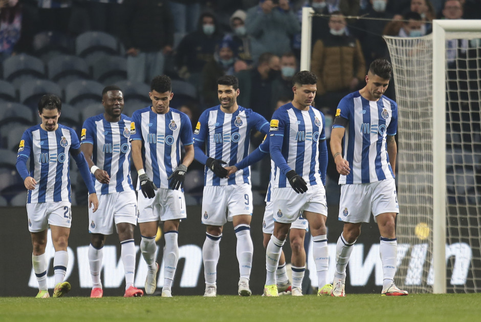 AYX- 转折点！波尔图远射贴柱，葡超今晨攻防权衡，气氛紧张，控场能力成焦点