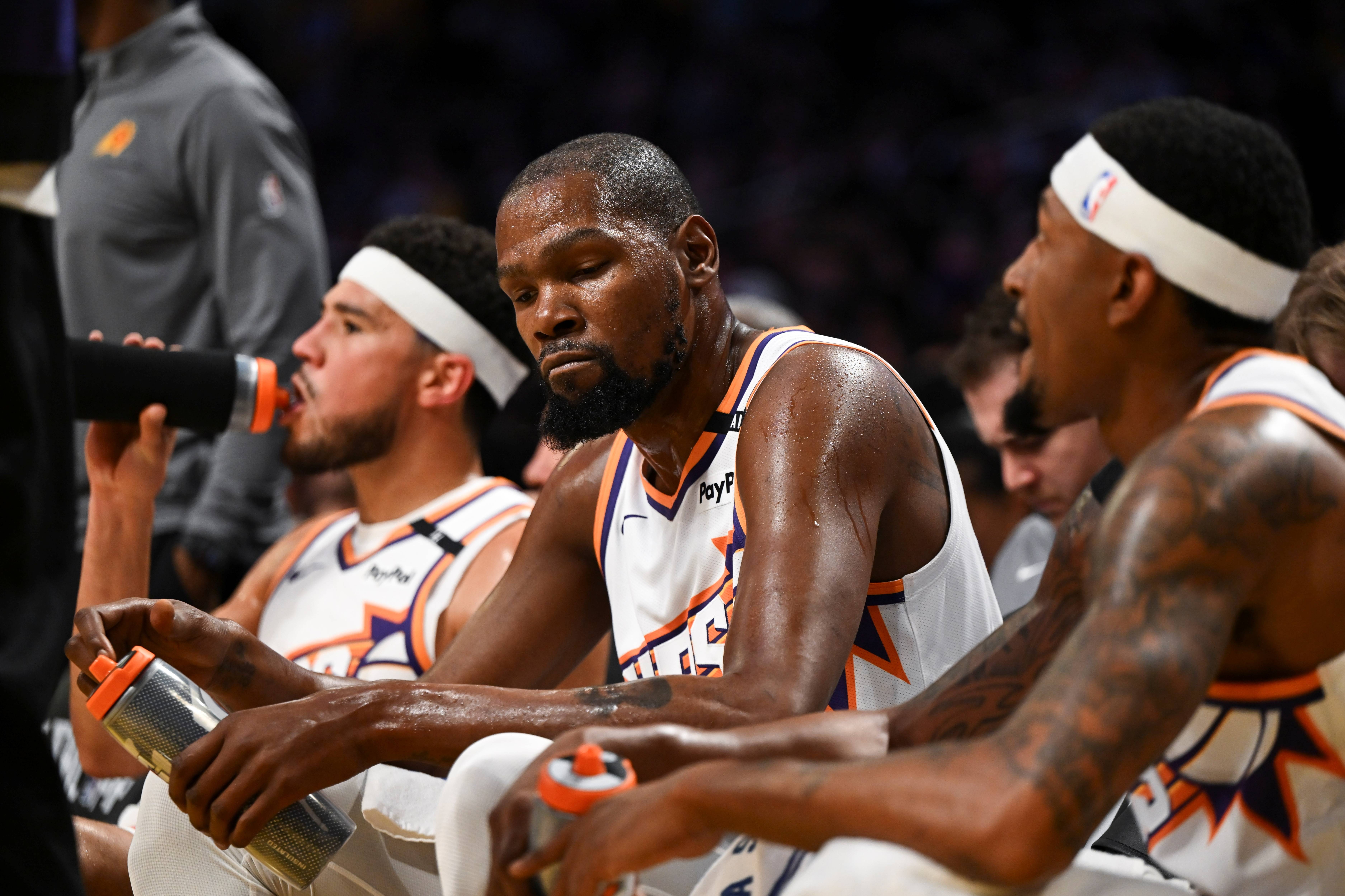 AYX-NBA常规赛倒计时，马赛国际比赛日防线松动，细节引发关注，压力陡增，团队化学反应显著(NBA常规赛排名)