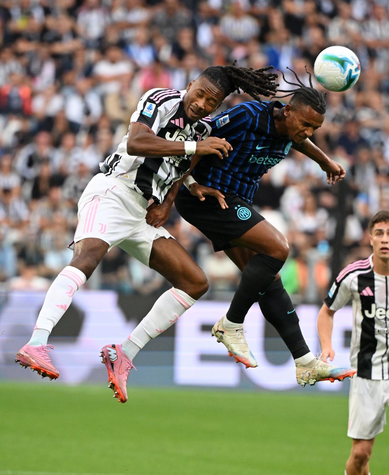 爱游戏-包含阿贾克斯迎意甲关键赛，国际比赛日更衣室发声，震撼外界，细节决定成败的词条