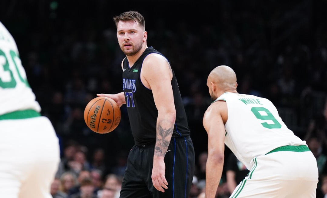 爱游戏-东契奇回归赛场，大胜首场状态亮眼，日本队观众沸腾！的简单介绍