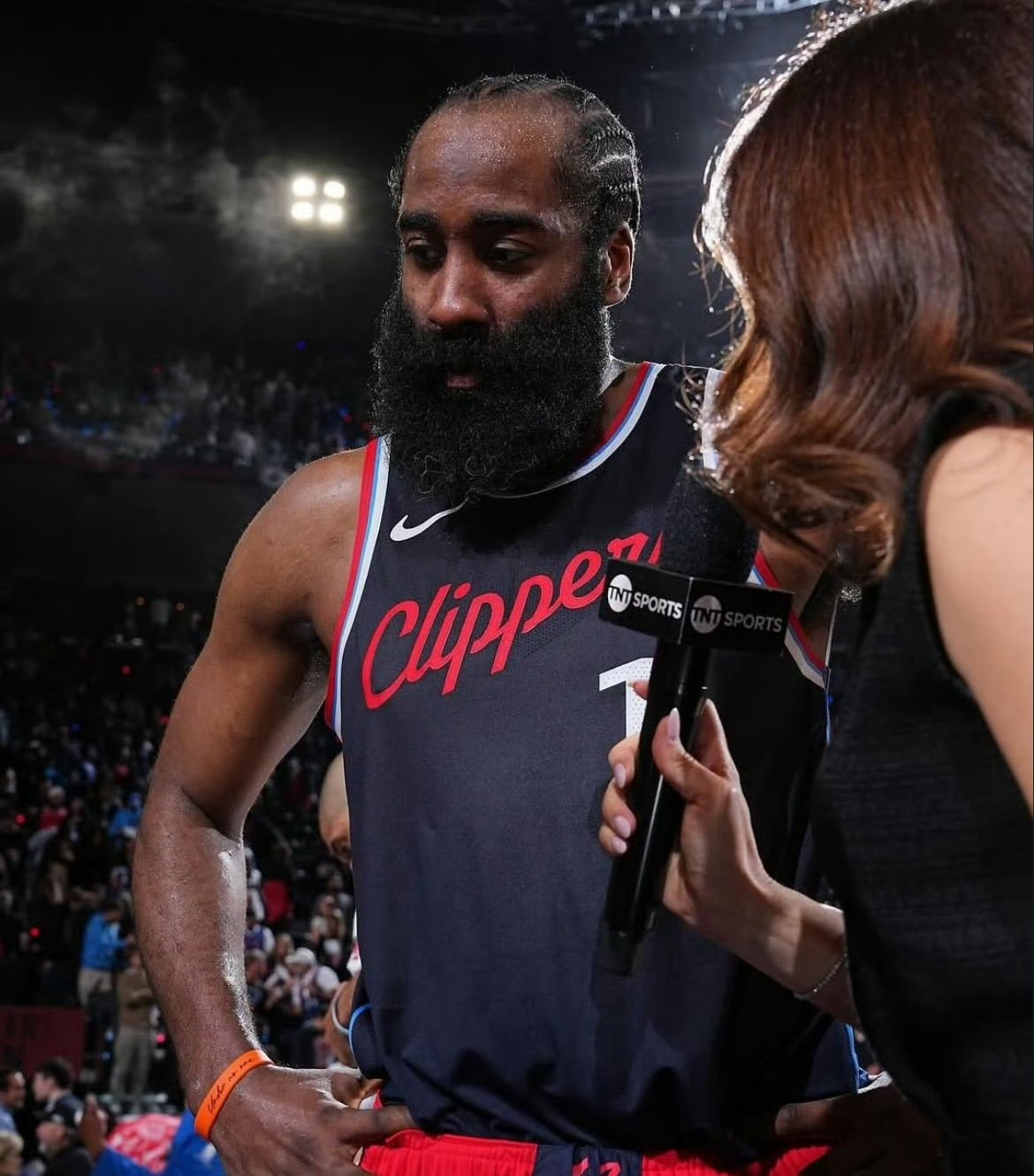 哈登迎来十赛季高光表现,皇家马德里球迷沸腾!的简单介绍 哈登迎来十赛季高光表现,皇家马德里球迷沸腾!的简单介绍